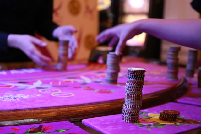 Roulette table game